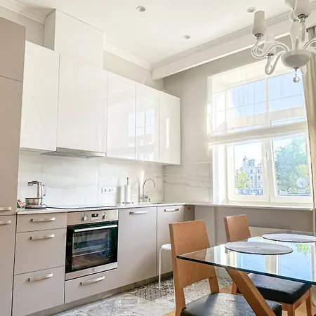 Heart, Space, Loft View, Free Parking *