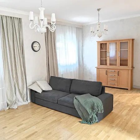 Apartment Heart, Space, Loft View, Free Parking *