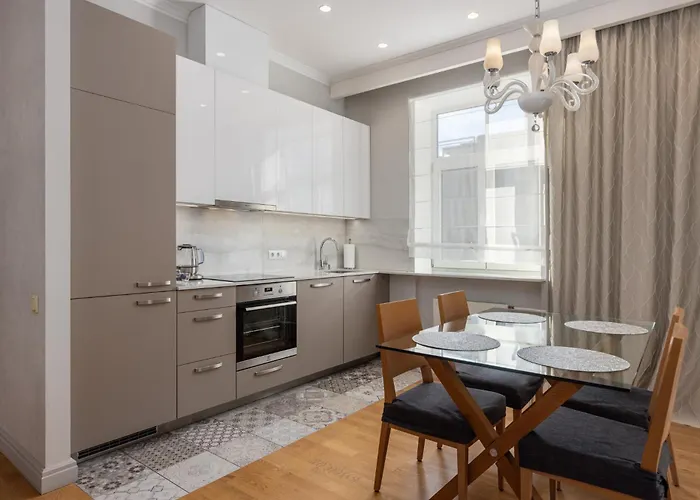 Apartment Heart, Space, Loft View, Free Parking *